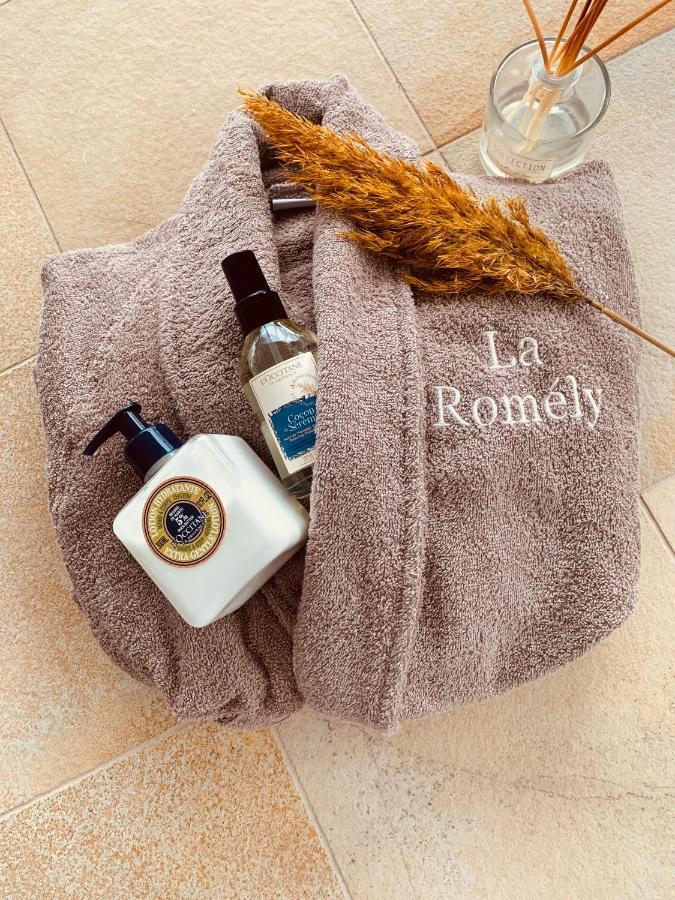 阿泽尔 La Romely酒店 外观 照片